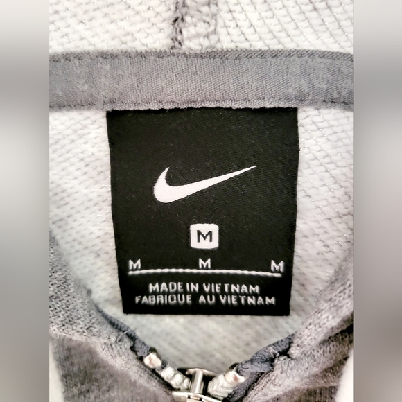 LiKE New ☆ Nike Hoodie - Picture 5 of 11